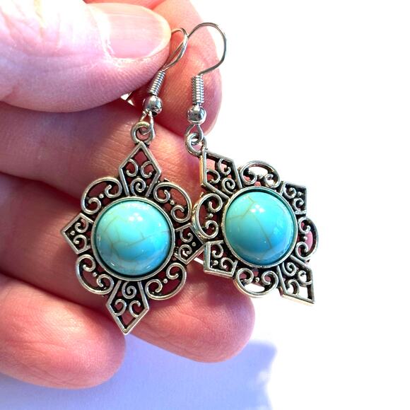 Pierced earrings silvertone faux turquoise blue stone drop dangle southwestern - Picture 2 of 5